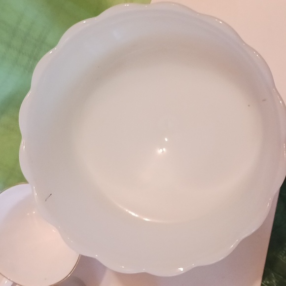 🔥Milk Glass Serving Bowl by Cleveland China Co - Picture 5 of 5